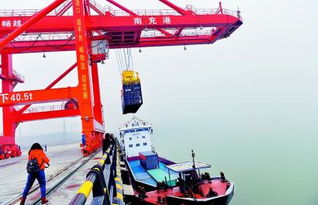 南充港開港營運 首艘貨輪駛向重慶