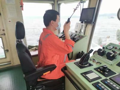 直擊鹽田港!揭秘第一線真實生活:值守100小時未曾下船