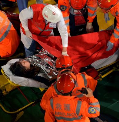 香港發生兩船相撞事故 101人已獲救(組圖)