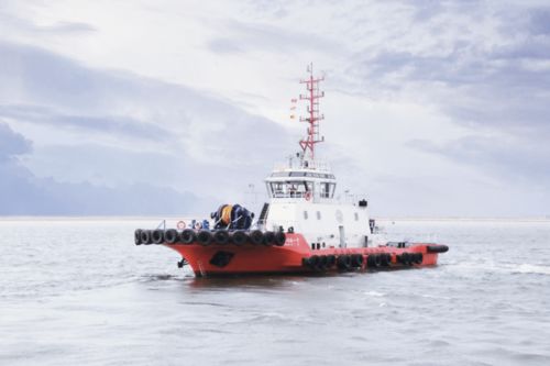 我國首艘海上純電動拖輪“云港電拖一號”交付，助力綠色船員接送