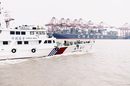 洋山自動化碼頭運營三周年 船員接送助力吞吐量突破400萬標箱